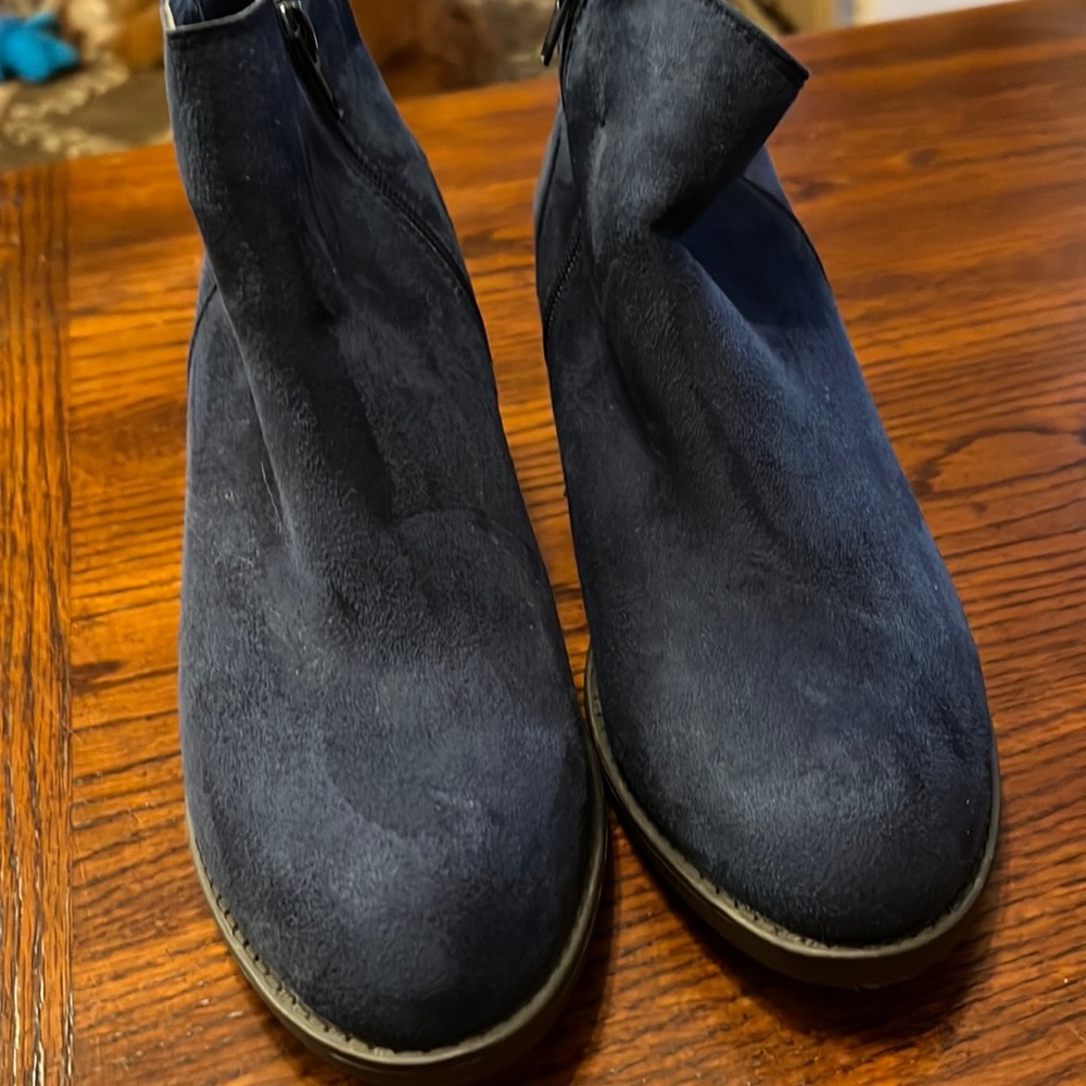 NWOT Betoni Blue Suede Boots